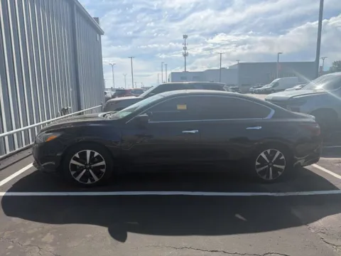 Photos of 2018 Nissan Altima 2.5 SR for sale in Kansas City, MO at Jay Wolfe Acura