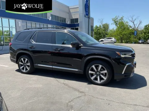 Black 2023 Honda Pilot Touring for sale in Kansas City, MO
