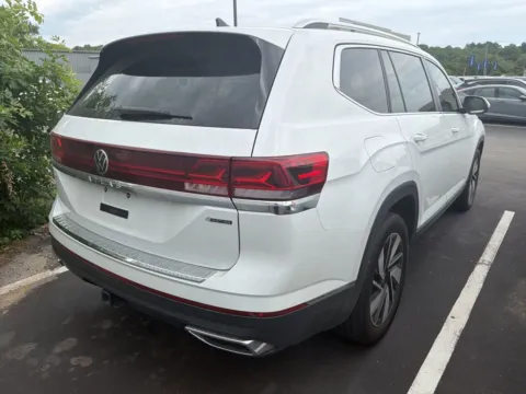 More photos of 2024 Volkswagen Atlas 2.0T SEL at Jay Wolfe Acura, MO