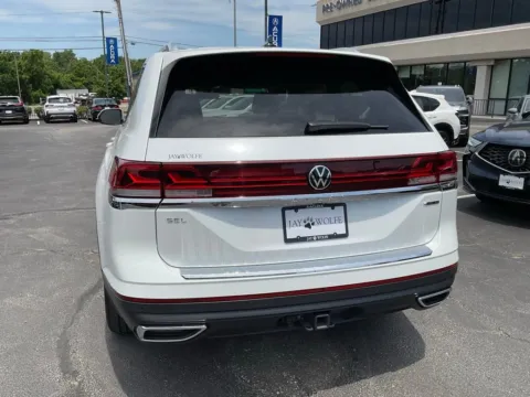 More photos of 2024 Volkswagen Atlas 2.0T SEL at Jay Wolfe Acura, MO