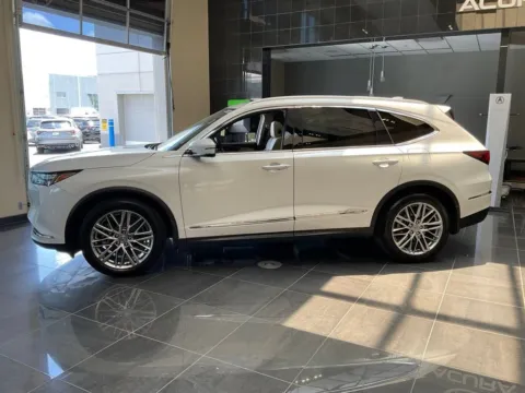 More photos of 2023 Acura MDX w/Advance Package at Jay Wolfe Acura, MO