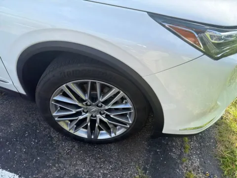 More photos of 2023 Acura MDX w/Advance Package at Jay Wolfe Acura, MO