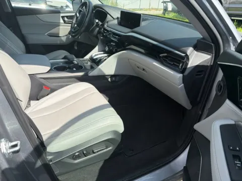 More photos of 2023 Acura MDX w/Technology Package at Jay Wolfe Acura, MO