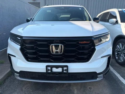 Photos of 2025 Honda Pilot TrailSport for sale in Kansas City, MO at Jay Wolfe Acura
