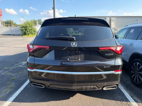 More photos of 2023 Acura MDX w/Advance Package at Jay Wolfe Acura, MO