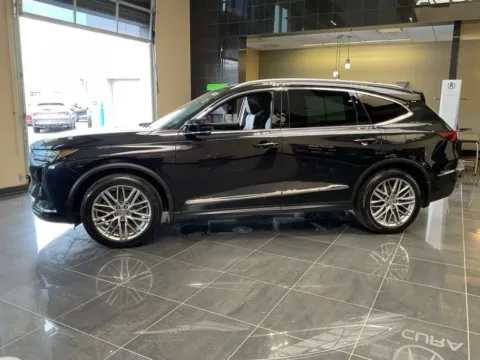 More photos of 2023 Acura MDX w/Advance Package at Jay Wolfe Acura, MO
