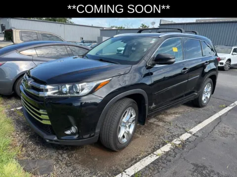 Black 2018 Toyota Highlander Limited for sale in Kansas City, MO