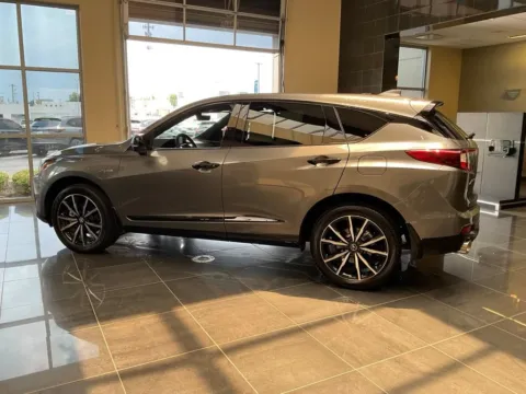 More photos of 2025 Acura RDX w/A-Spec Advance Package at Jay Wolfe Acura, MO