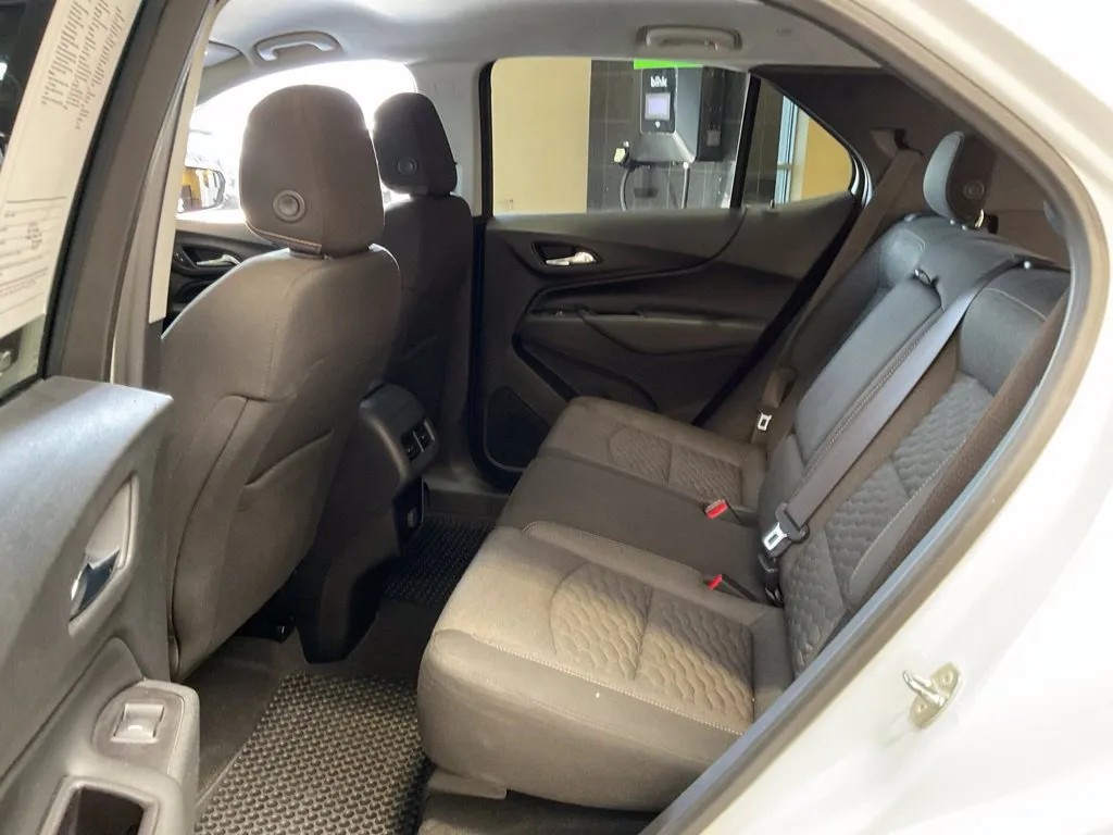 Chevrolet Equinox photo 21