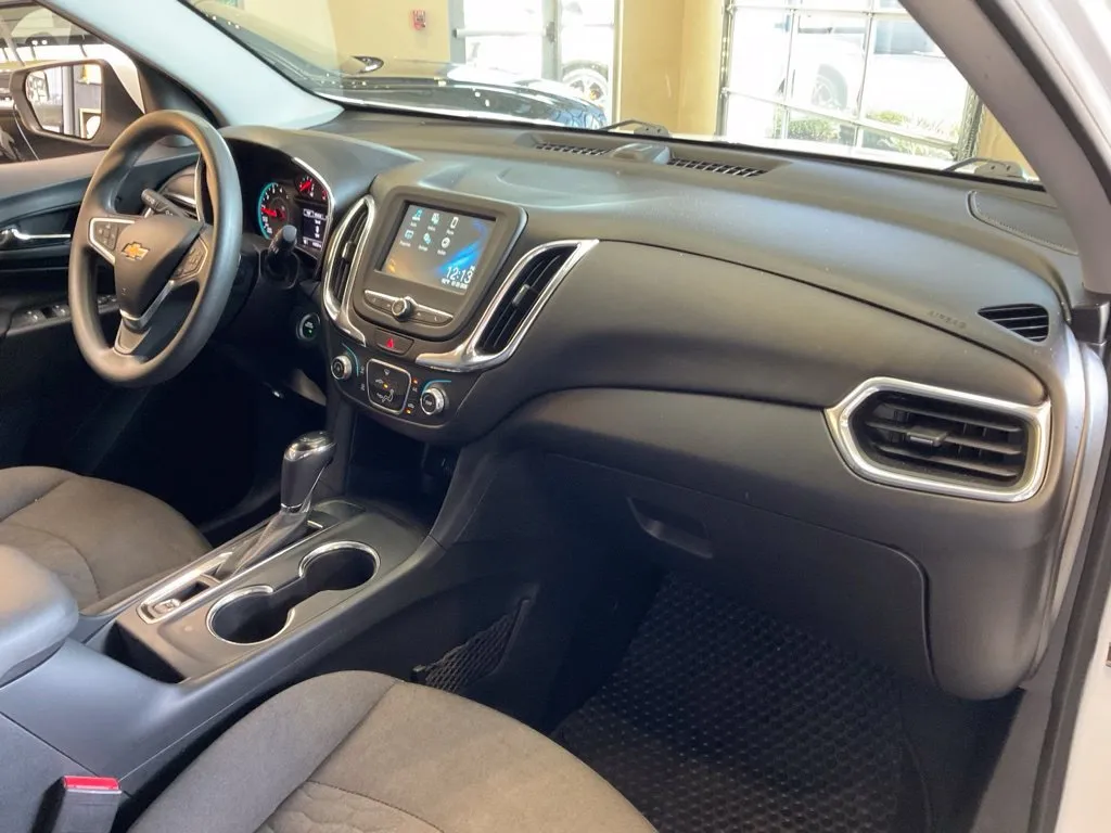 Chevrolet Equinox photo 18