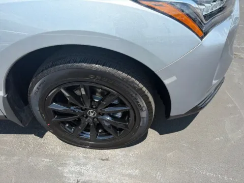 More photos of 2025 Acura RDX at Jay Wolfe Acura, MO