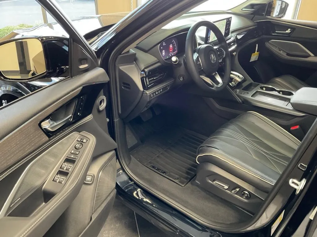 Acura MDX photo 10