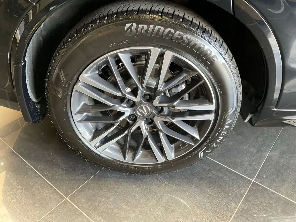 Acura MDX photo 8