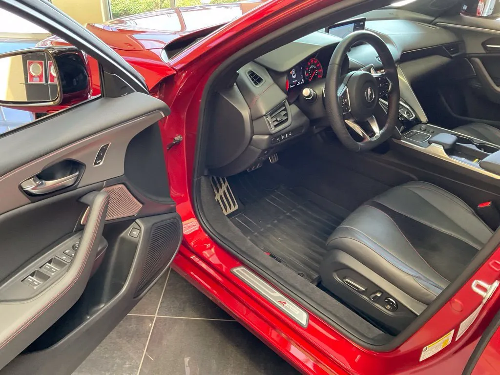 Acura TLX photo 10