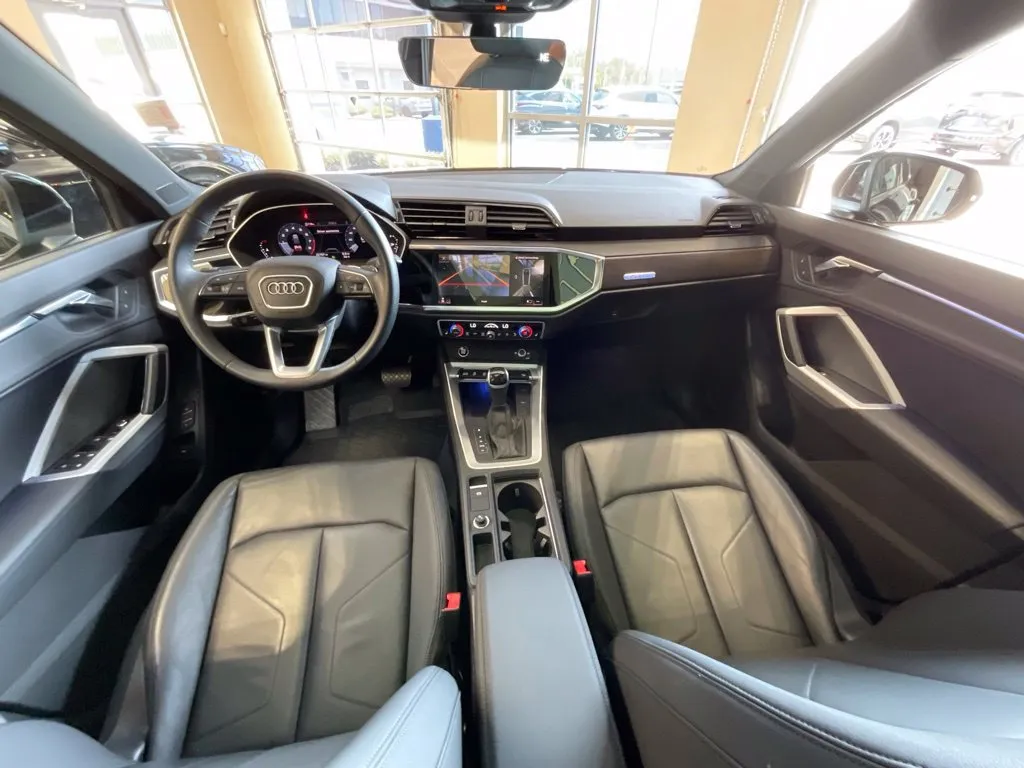Audi Q3 photo 8