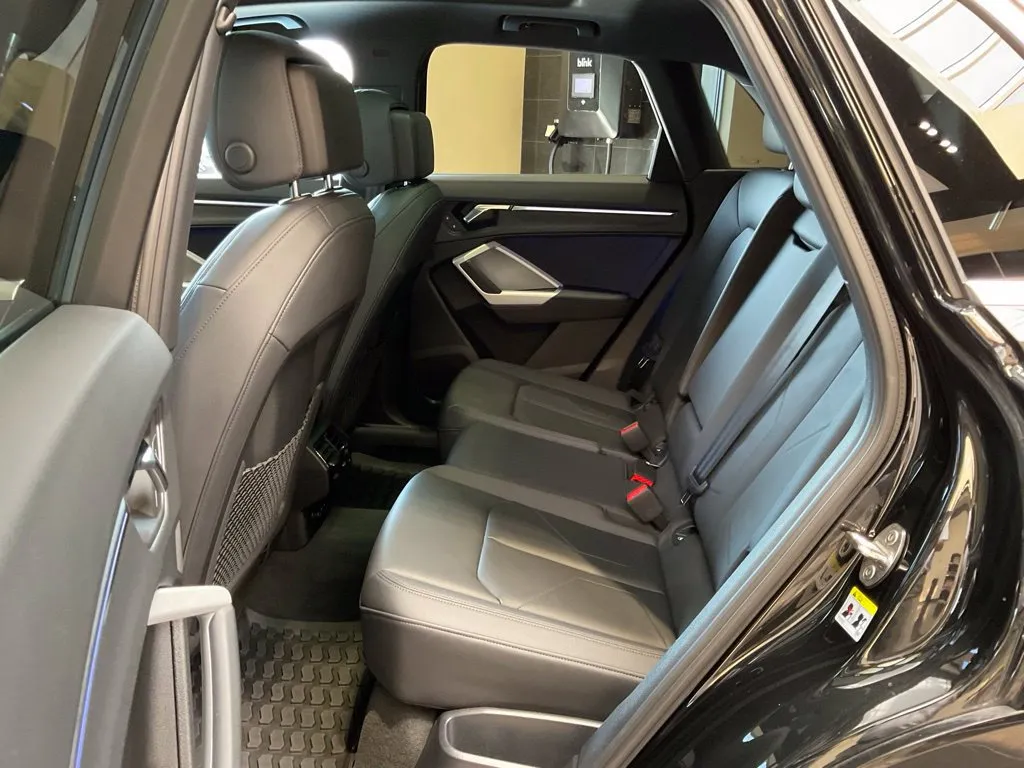 Audi Q3 photo 20
