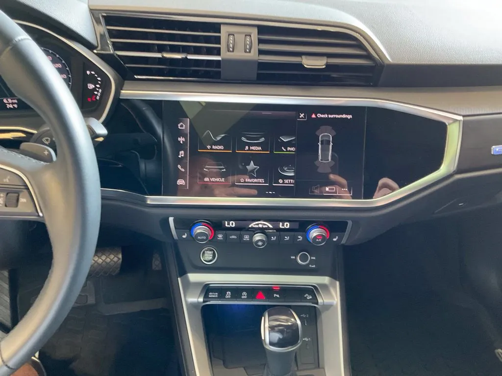 Audi Q3 photo 15