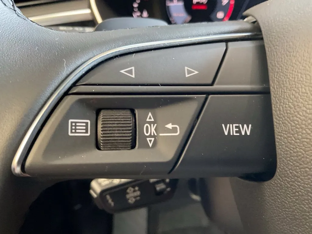 Audi Q3 photo 12