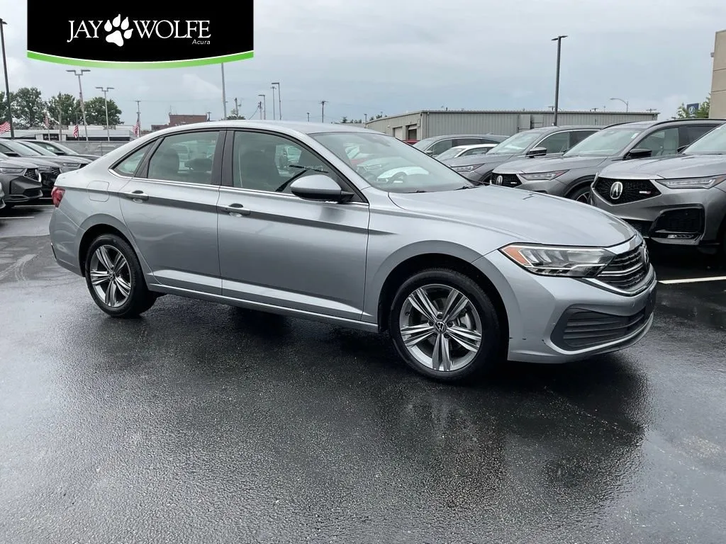 Silver 2024 Volkswagen Jetta SE for sale in Kansas City, MO