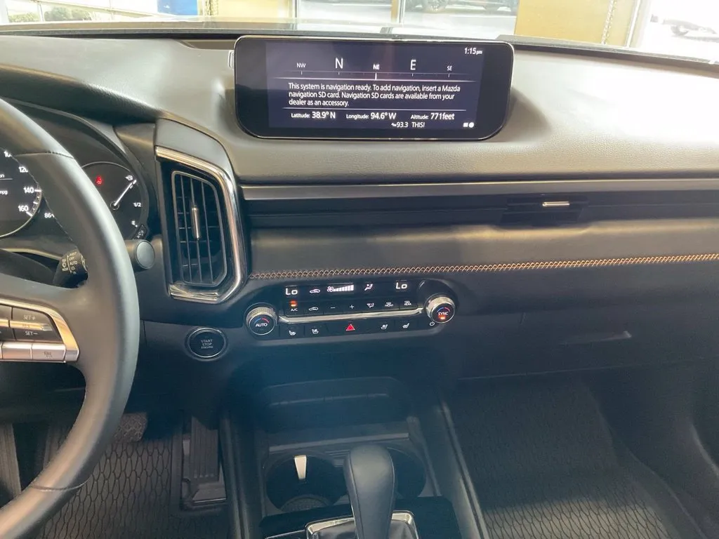 Mazda CX-50 photo 16