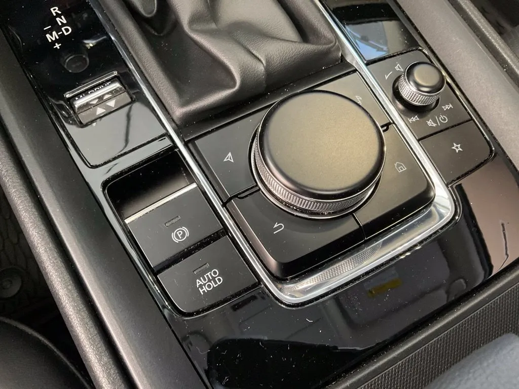 Mazda CX-50 photo 18