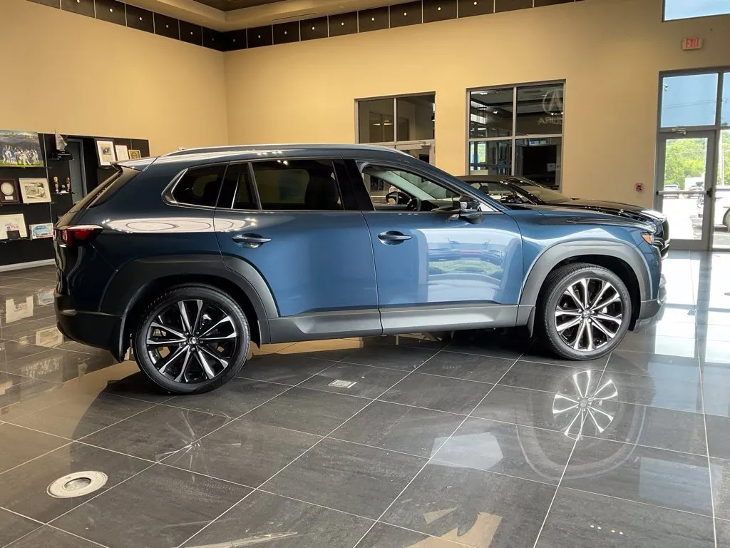 Mazda CX-50 photo 7
