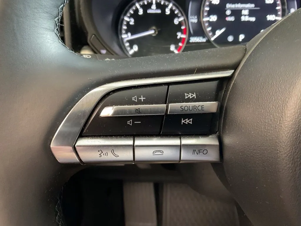 Mazda CX-50 photo 13