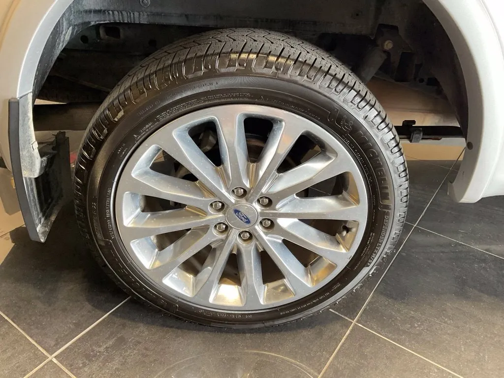 Ford F-150 photo 7
