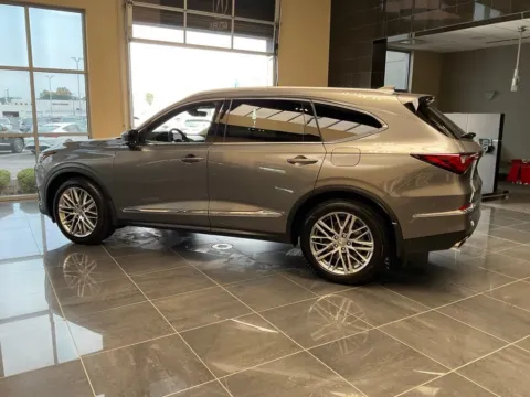 More photos of 2024 Acura MDX w/Advance Package at Jay Wolfe Acura, MO