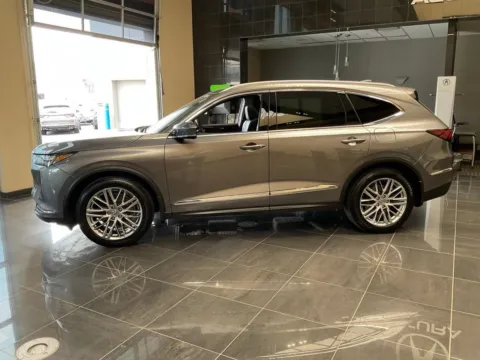 More photos of 2024 Acura MDX w/Advance Package at Jay Wolfe Acura, MO