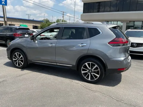 More photos of 2020 Nissan Rogue SL at Jay Wolfe Acura, MO