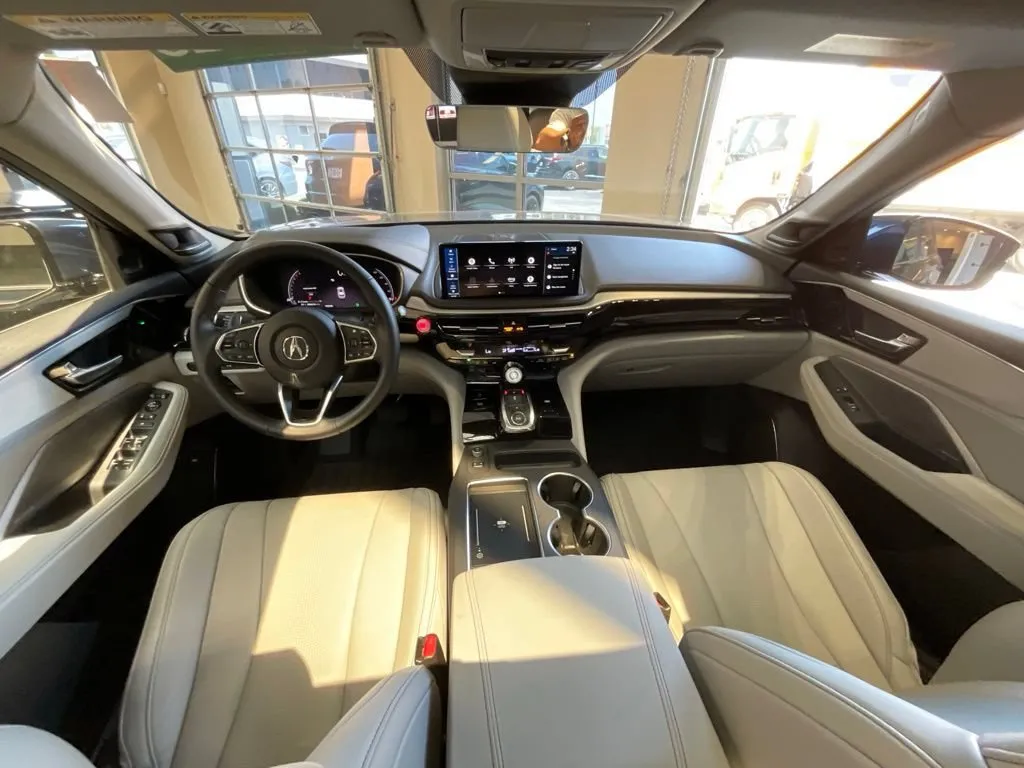 Acura MDX photo 9