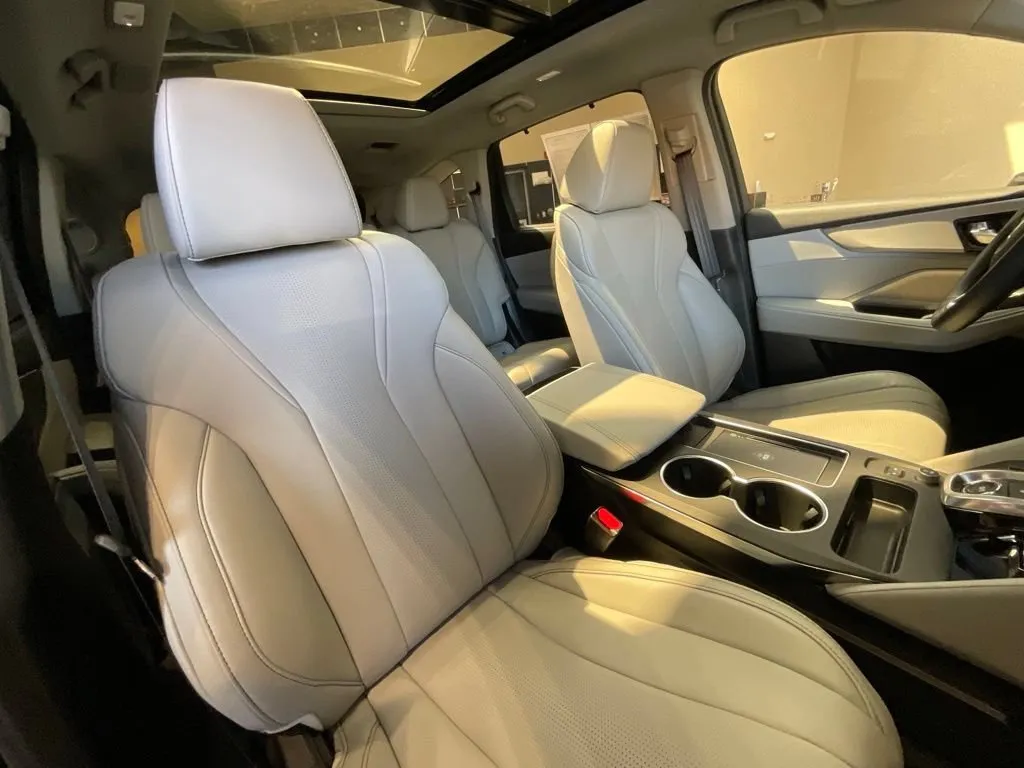 Acura MDX photo 22