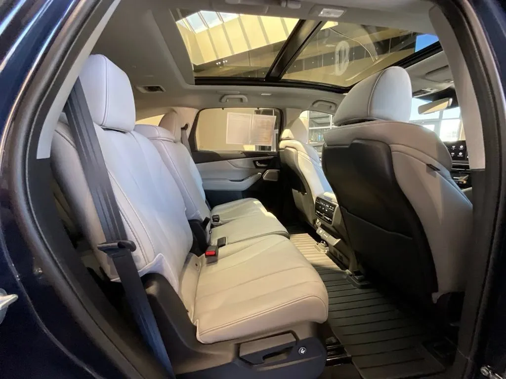Acura MDX photo 23