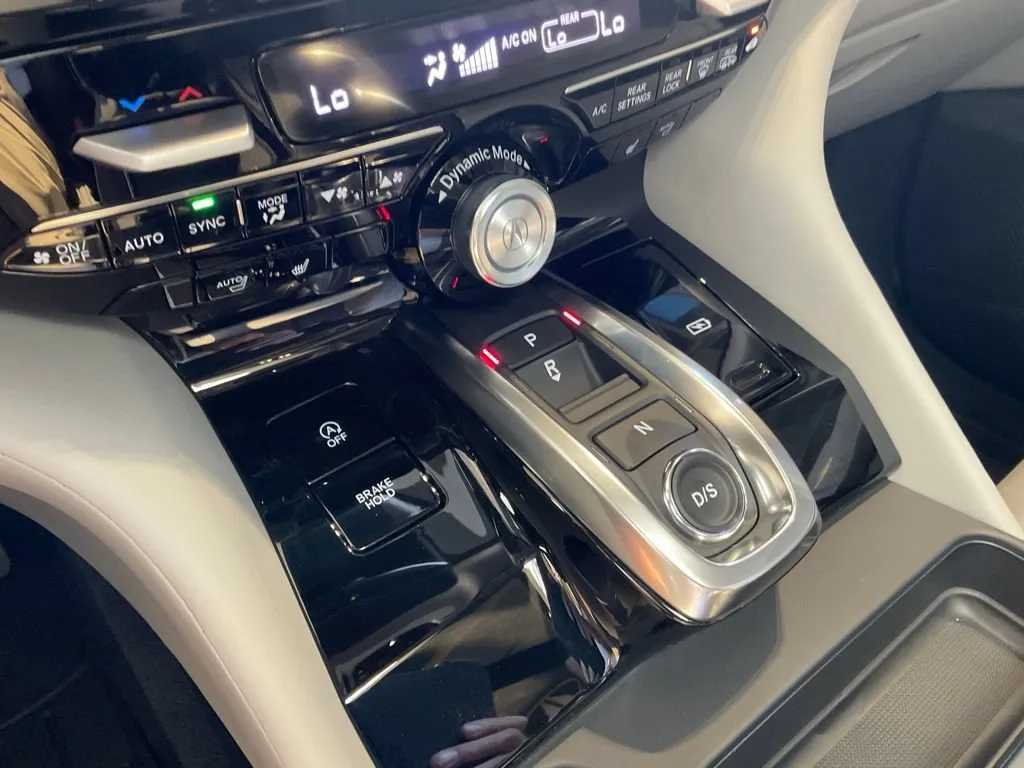 Acura MDX photo 19