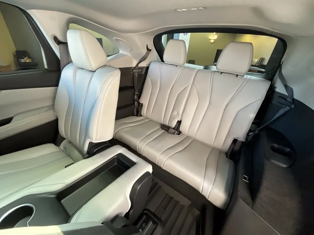 Acura MDX photo 26