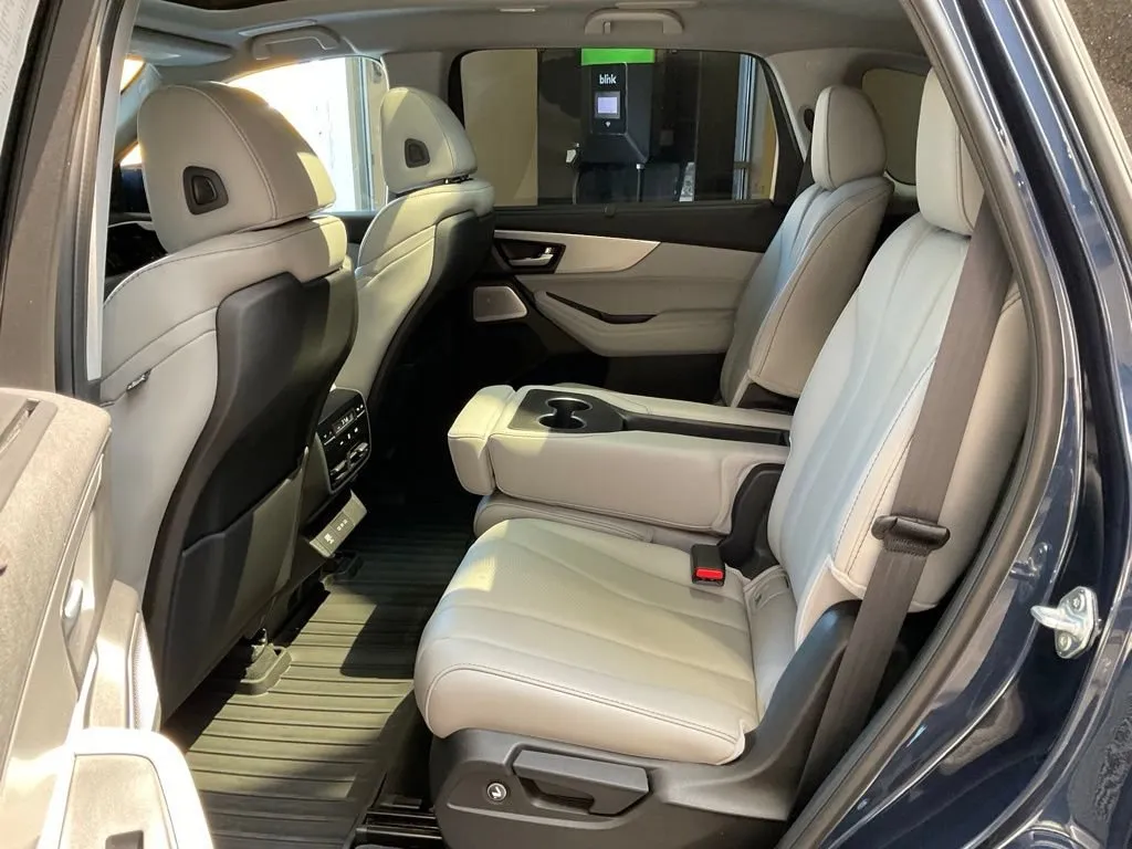 Acura MDX photo 25