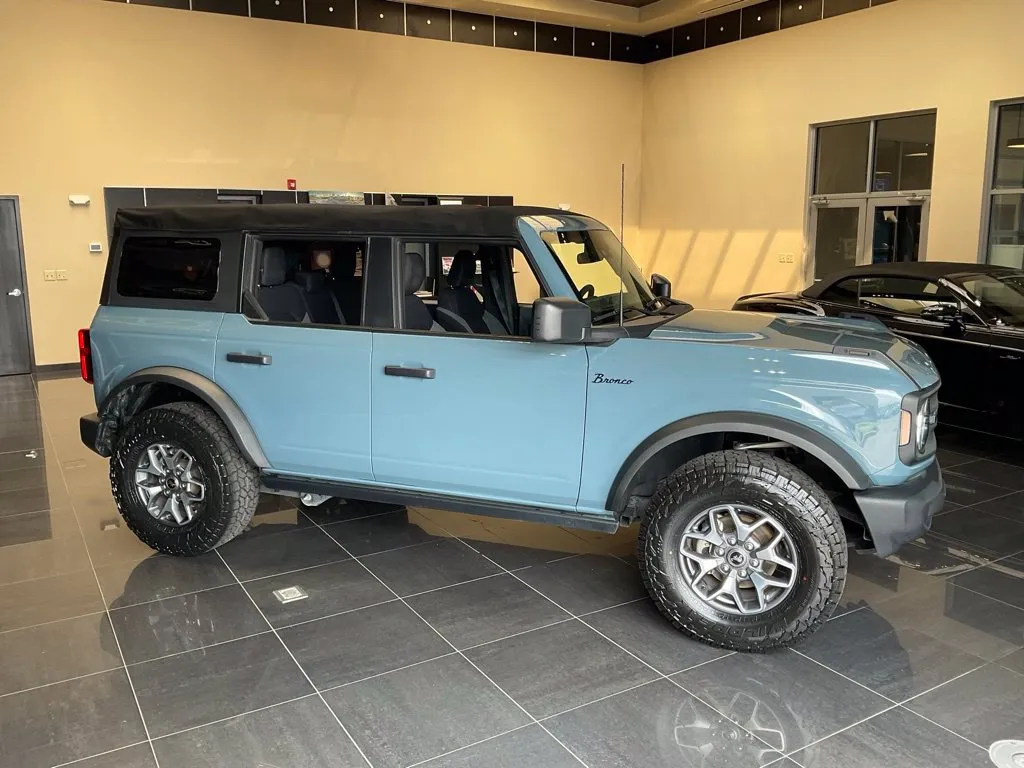 Ford Bronco photo 24