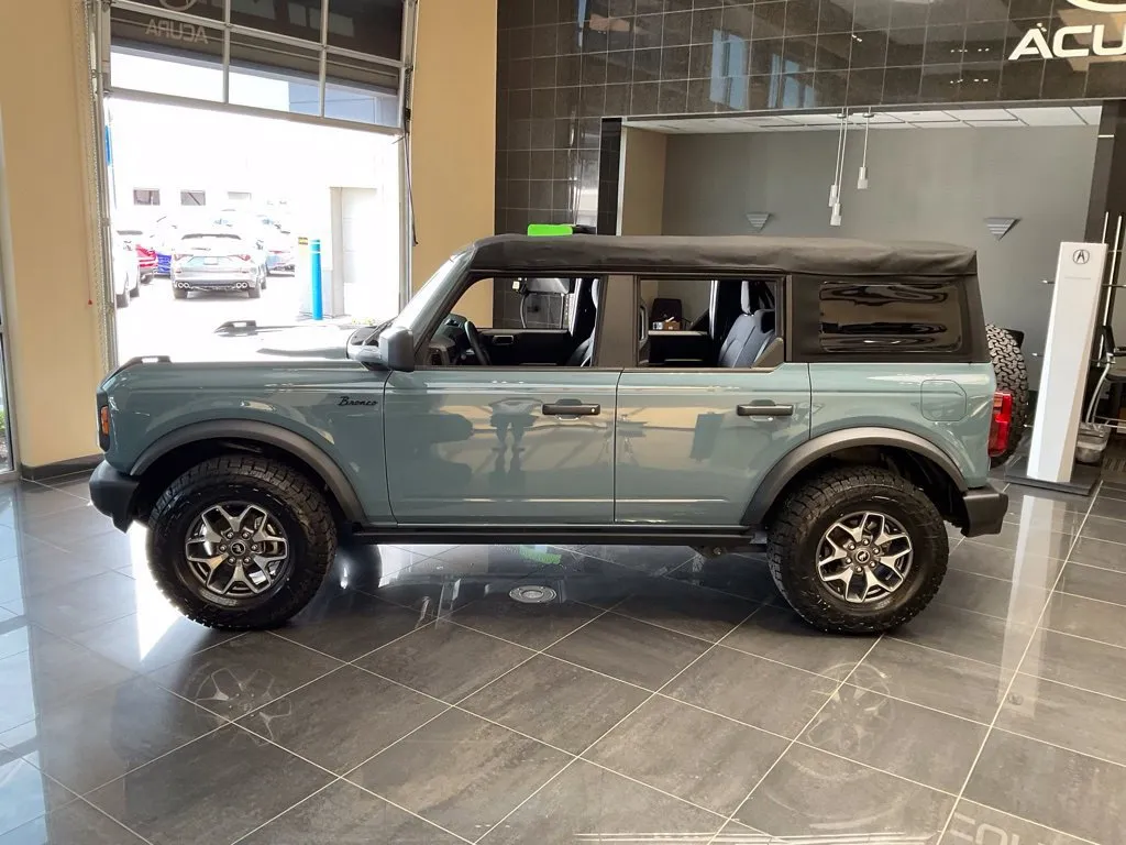 Ford Bronco photo 25