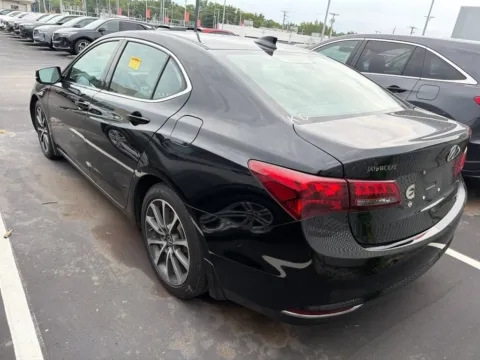 More photos of 2017 Acura TLX V6 w/Technology Pkg at Jay Wolfe Acura, MO