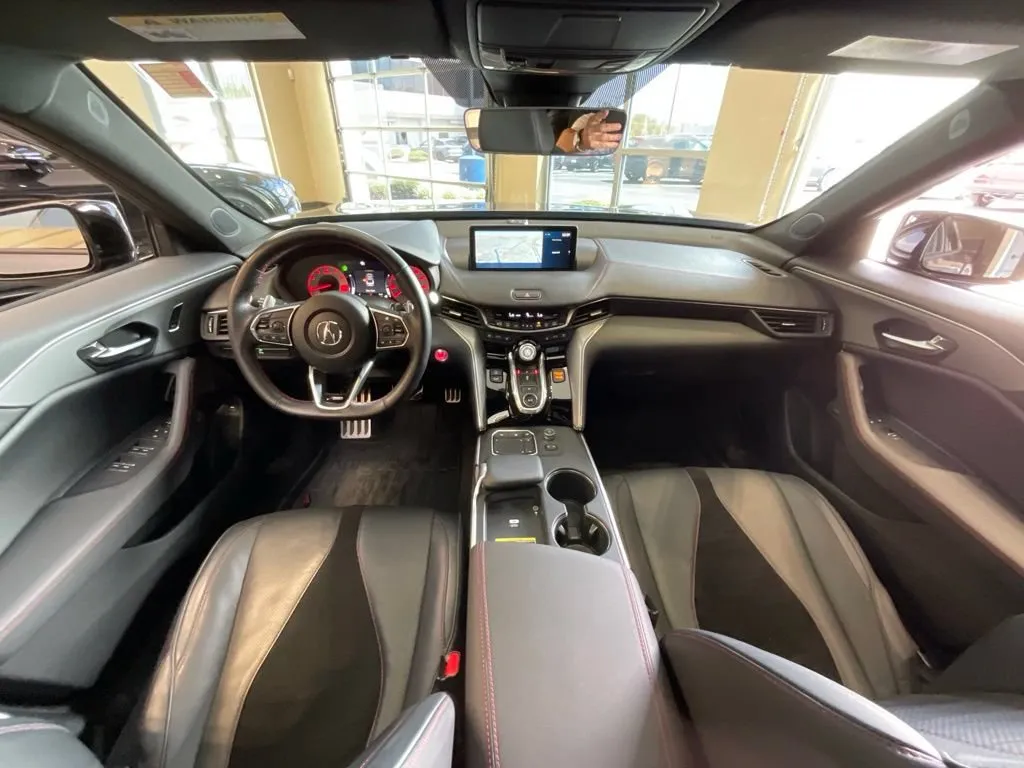 Acura TLX photo 9
