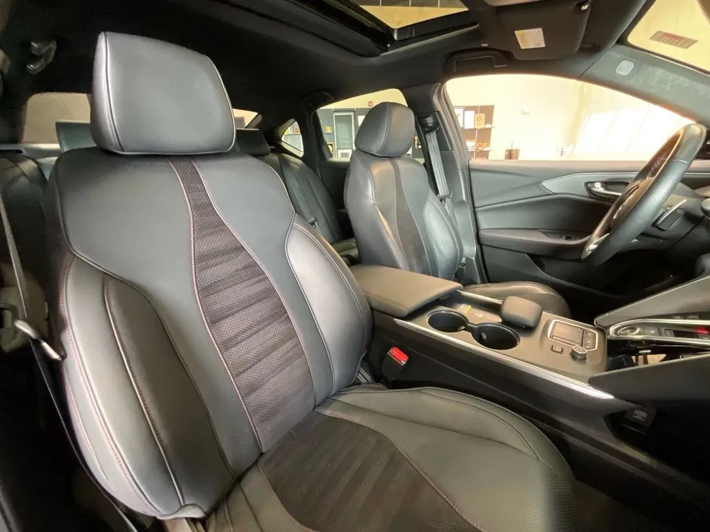 Acura TLX photo 22