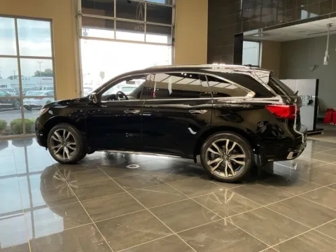 More photos of 2019 Acura MDX w/Advance Pkg at Jay Wolfe Acura, MO