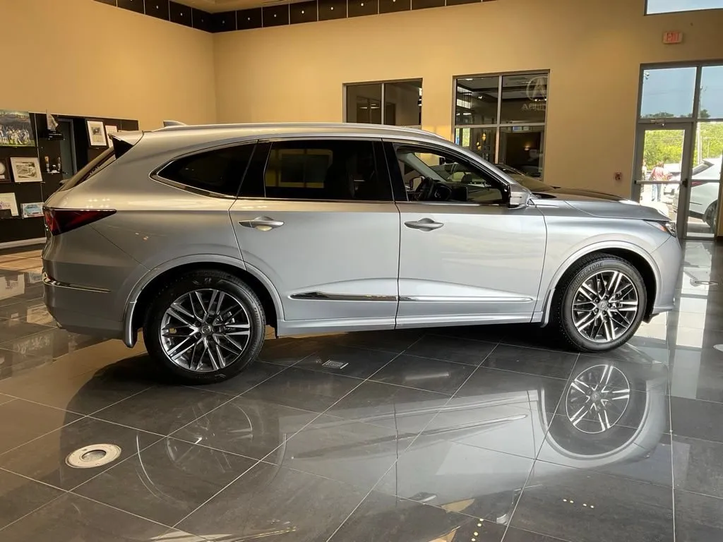 Acura MDX photo 7