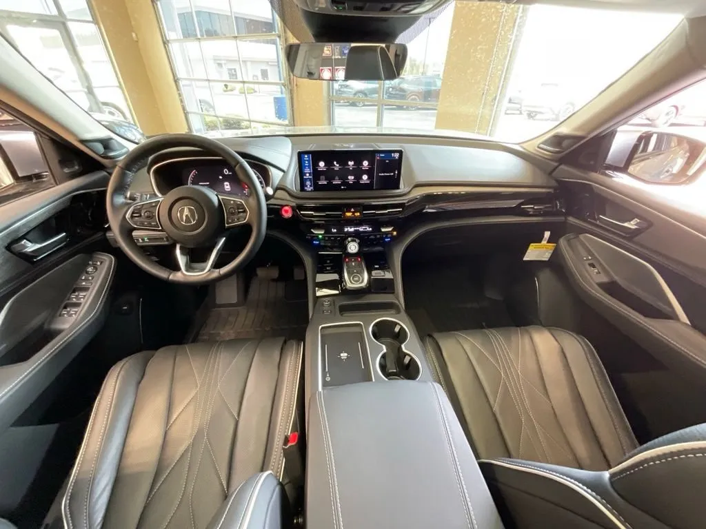 Acura MDX photo 9
