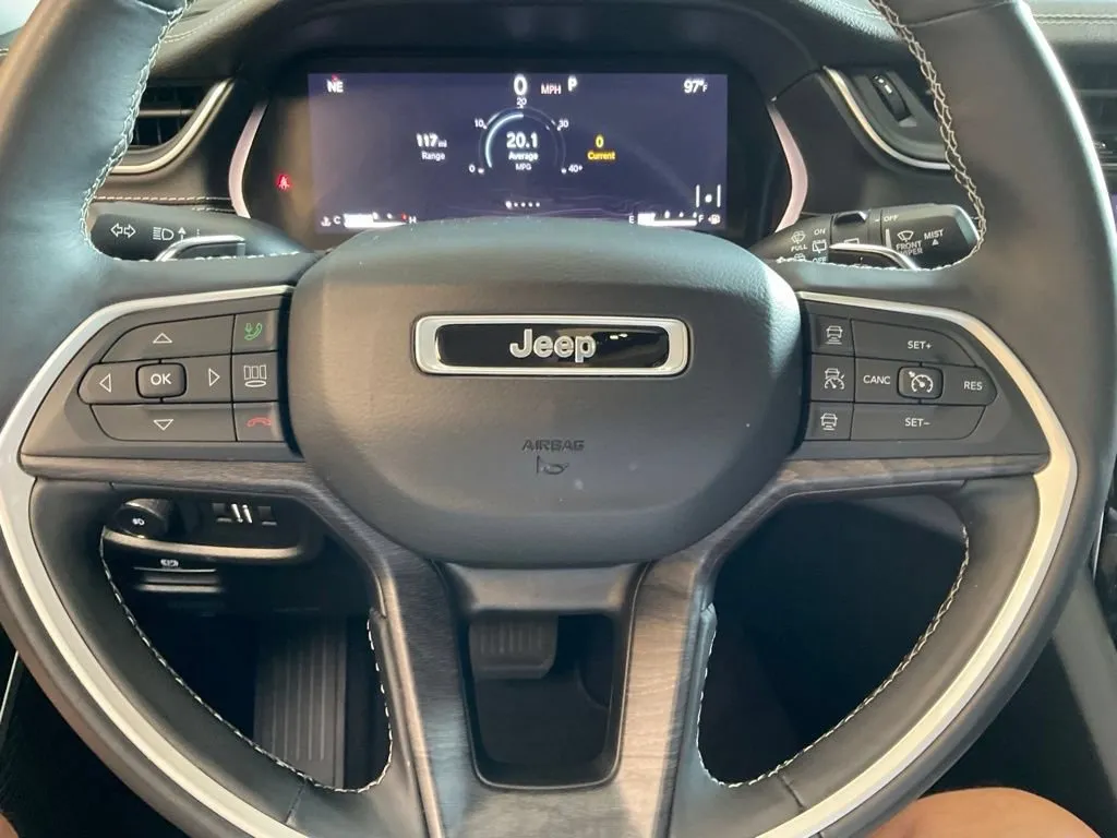 Jeep Grand Cherokee L photo 12