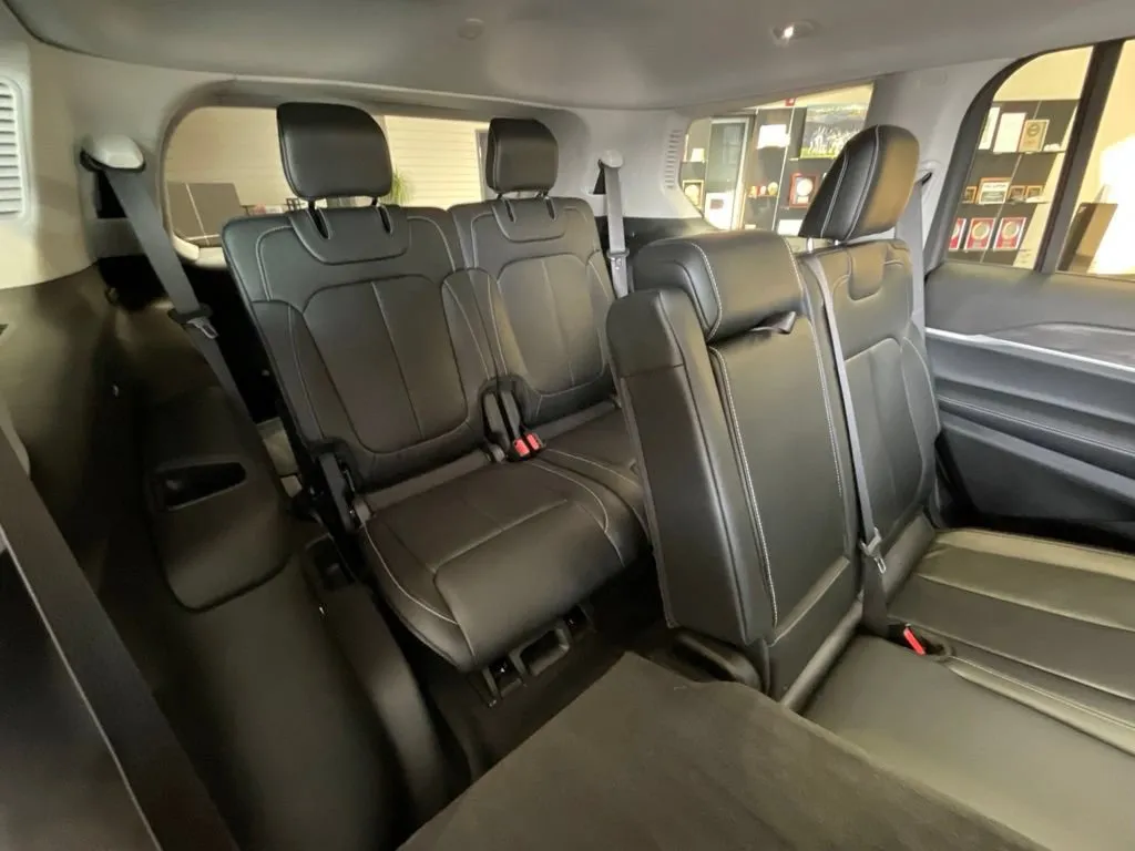 Jeep Grand Cherokee L photo 23