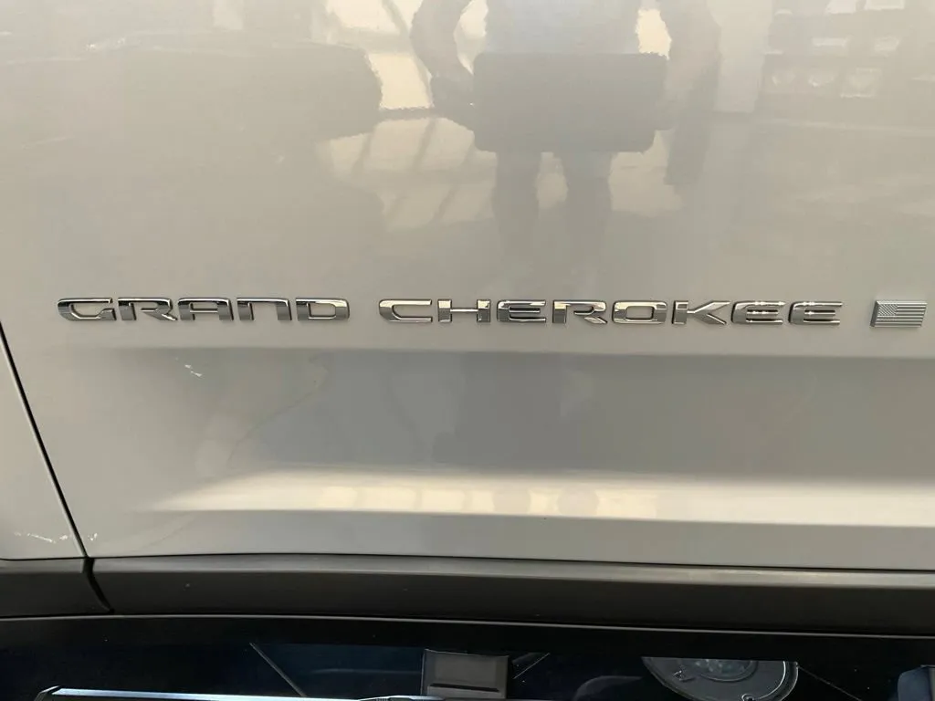 Jeep Grand Cherokee L photo 27