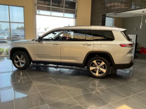 More photos of 2021 Jeep Grand Cherokee L Limited at Jay Wolfe Acura, MO