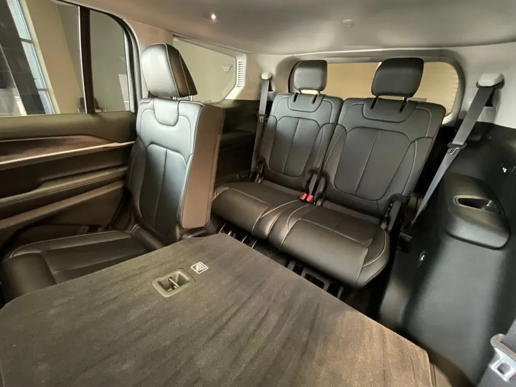 Jeep Grand Cherokee L photo 25